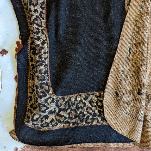 Envision Studio Black W Leopard Print Cardigan Shawl - Picture 5 of 15